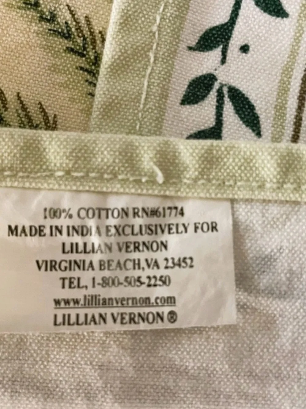 Lillian Vernon Herbal Design Placemats in Cream and Green